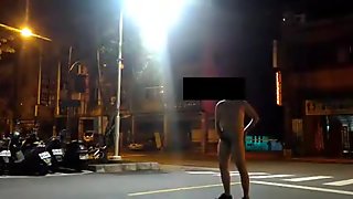 Dare to showoff and cum on the street