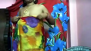 INDIAN HOT MOM